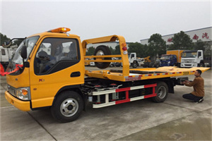 爱辉哪里有拖车服务