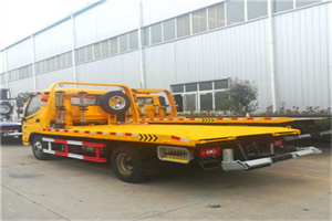 爱辉附近拖车救援搭电