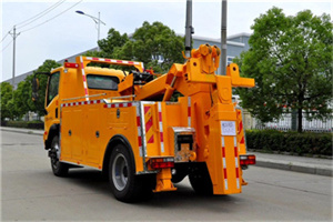 爱辉高速路拖车费